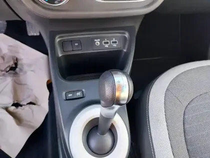 Photo 25 Renault Twingo  III E-Tech