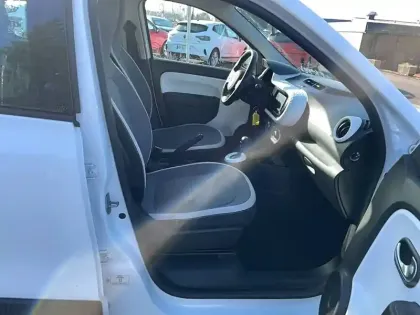Photo 81 Renault Twingo  III E-Tech