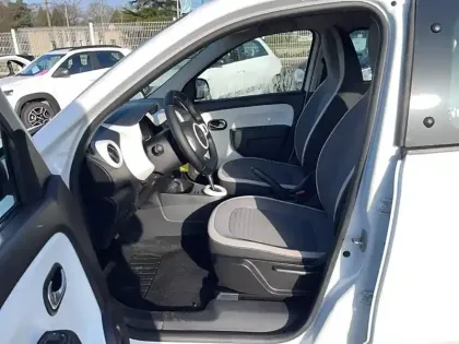 Photo 76 Renault Twingo  III E-Tech