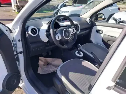 Photo 67 Renault Twingo  III E-Tech