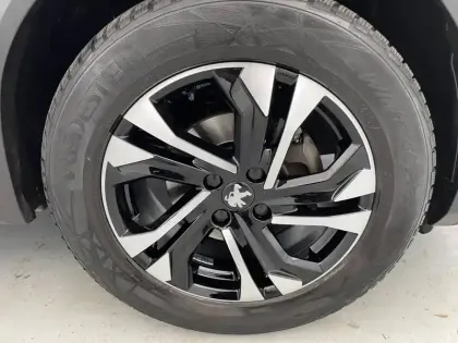 Photo 18 Peugeot 2008  PureTech 130 S&S EAT8