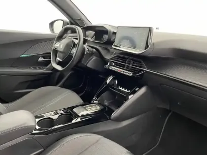 Photo 10 Peugeot 2008  PureTech 130 S&S EAT8