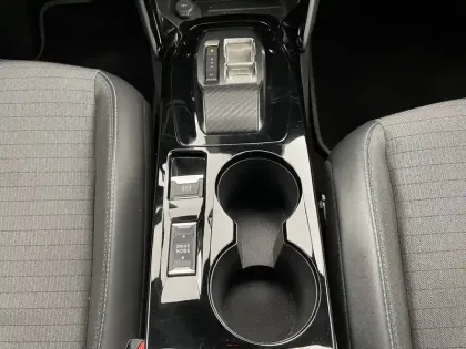 Photo 6 Peugeot 2008  PureTech 130 S&S EAT8