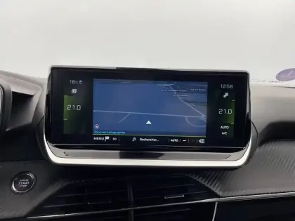 Photo 15 Peugeot 2008  PureTech 130 S&S EAT8