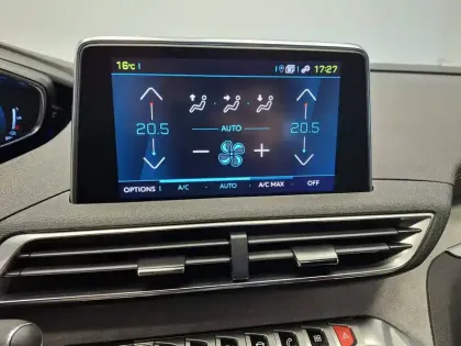 Photo 28 Peugeot 3008  Hybrid 225 e-EAT8