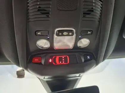 Photo 34 Peugeot 3008  Hybrid 225 e-EAT8