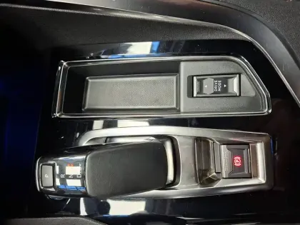 Photo 33 Peugeot 3008  Hybrid 225 e-EAT8