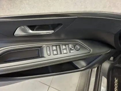 Photo 27 Peugeot 3008  Hybrid 225 e-EAT8