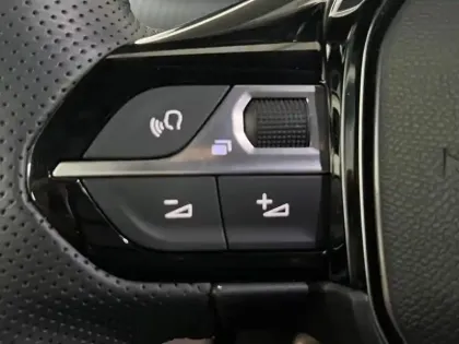 Photo 13 Peugeot 208 Gén. II Ph1 NG GT 5