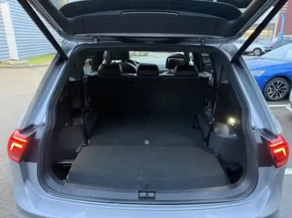 Photo 11 Volkswagen Tiguan  Allspace 2.0 TDI 150ch R-Line DSG7