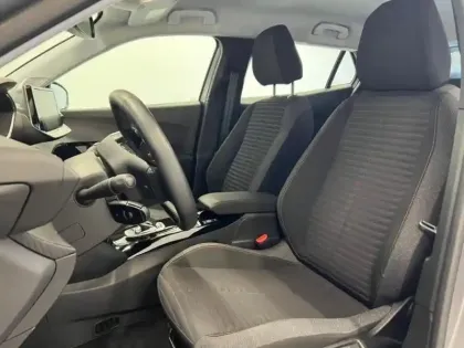 Photo 7 Peugeot 2008  e- 136ch Active Pack