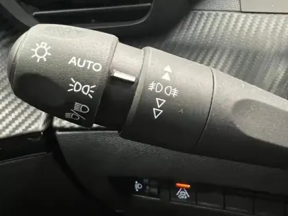 Photo 12 Peugeot 2008  e- 136ch Active Pack