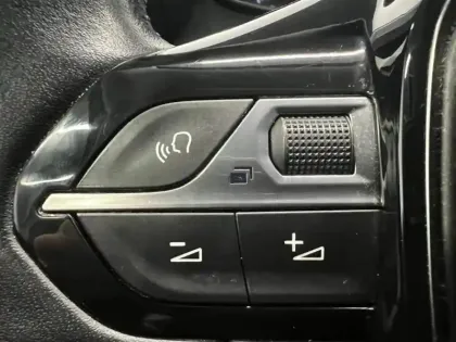 Photo 12 Peugeot 2008  1.2 PureTech 100ch S&S Allure