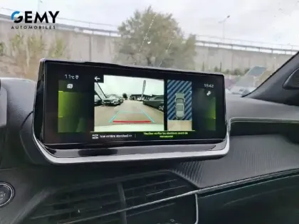 Photo 30 Peugeot 2008  PureTech 130 S&S BVM6