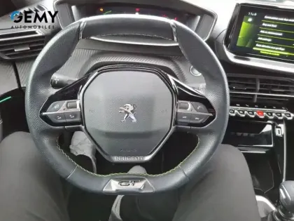 Photo 43 Peugeot 2008  PureTech 130 S&S BVM6
