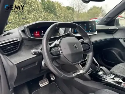 Photo 68 Peugeot 2008  PureTech 130 S&S EAT8