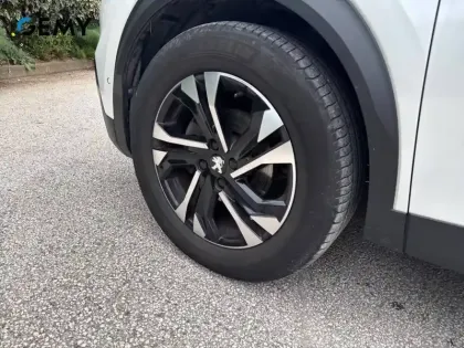 Photo 47 Peugeot 2008  PureTech 130 S&S EAT8