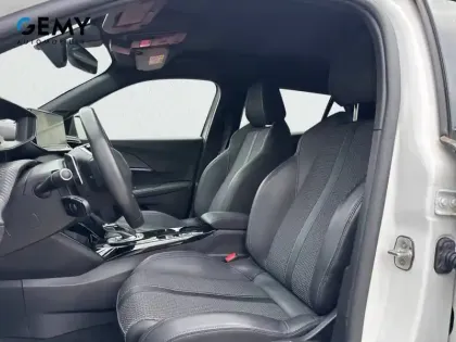 Photo 45 Peugeot 2008  PureTech 130 S&S EAT8