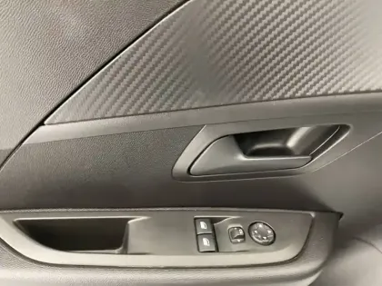 Photo 30 Peugeot 208  BLUEHDI 100 S&S BVM6