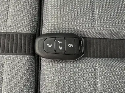 Photo 18 Opel Grandland  1.2 Turbo Hybrid 145 ch e-DCT6