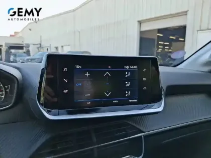 Photo 13 Peugeot 208  PureTech 100 S&S BVM6