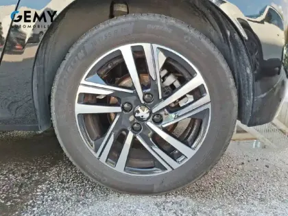 Photo 10 Peugeot 208  PureTech 100 S&S BVM6