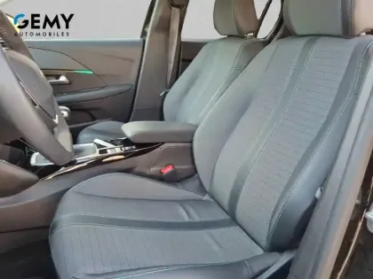 Photo 8 Peugeot 208  PureTech 100 S&S BVM6