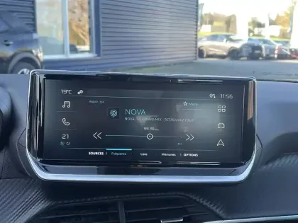 Photo 10 Peugeot 2008  Electrique 50 kWh 136 ch