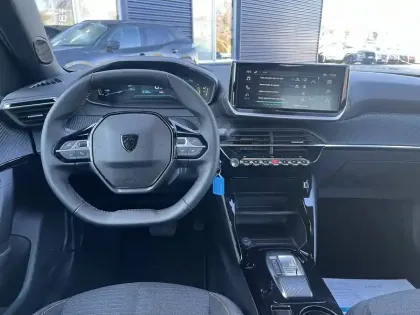 Photo 5 Peugeot 2008  Electrique 50 kWh 136 ch