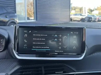 Photo 9 Peugeot 2008  Electrique 50 kWh 136 ch
