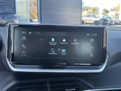 Photo 11 Peugeot 2008  Electrique 50 kWh 136 ch