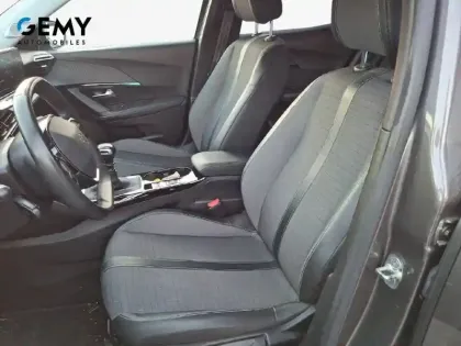 Photo 40 Peugeot 2008  PureTech 130 S&S BVM6