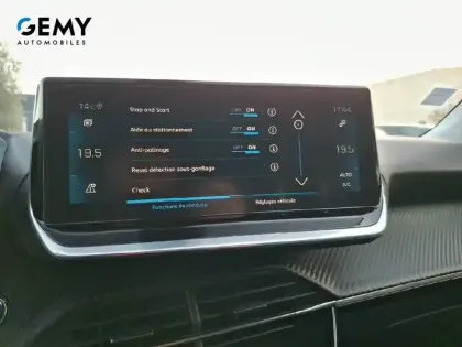 Photo 44 Peugeot 2008  PureTech 130 S&S BVM6