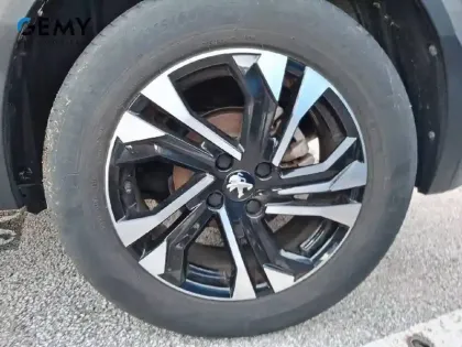 Photo 10 Peugeot 2008  PureTech 130 S&S BVM6