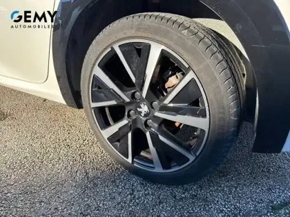 Photo 10 Peugeot 208  PureTech 130 S&S EAT8