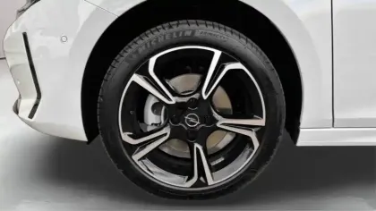 Photo 32 Opel Corsa  1.2 Turbo Hybrid 110 ch e-DCT6