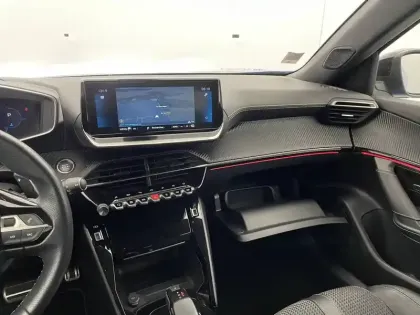 Photo 26 Peugeot 2008  PureTech 130 S&S EAT8