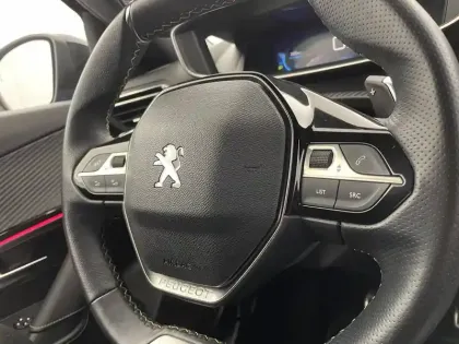 Photo 28 Peugeot 2008  PureTech 130 S&S EAT8