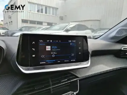 Photo 13 Peugeot 208  PureTech 100 S&S EAT8