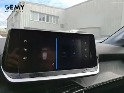 Photo 16 Peugeot 208  PureTech 100 S&S EAT8