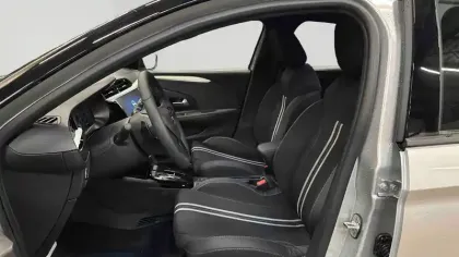 Photo 10 Opel Corsa  1.2 Turbo Hybrid 110 ch e-DCT6