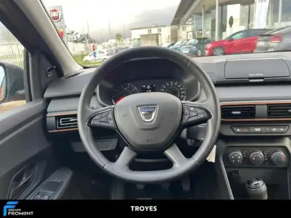 Photo 8 Dacia Sandero TCe 90 Stepway Essentiel