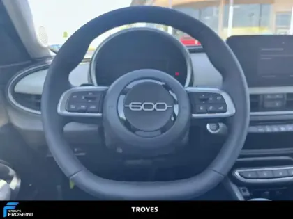 Photo 8 Fiat 600 1.2 Hybrid 100ch DCT6 La Prima