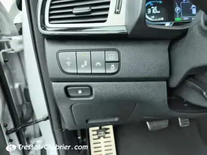 Photo 16 Kia Niro  1.6 GDi Hybride 141 ch DCT6 Premium