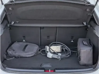 Photo 9 Mercedes Classe A 250 e BERLINE