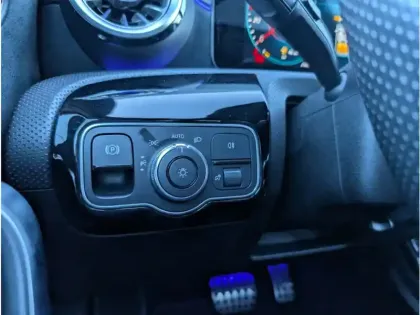 Photo 21 Mercedes Classe A 250 e BERLINE