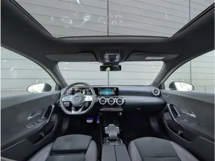 Photo 10 Mercedes Classe A 250 e BERLINE