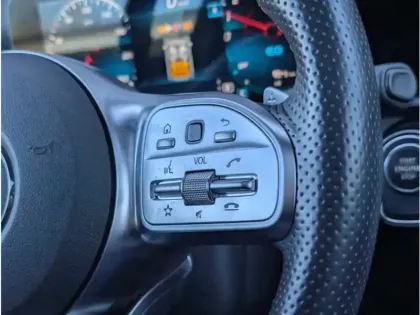 Photo 15 Mercedes Classe A 250 e BERLINE