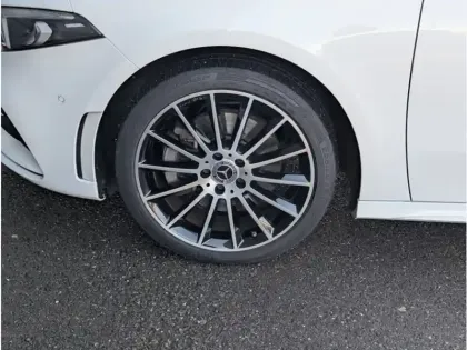 Photo 8 Mercedes Classe A 250 e BERLINE