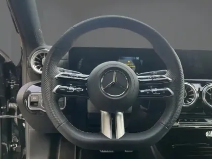 Photo 17 Mercedes Classe A 200 d AMG Line